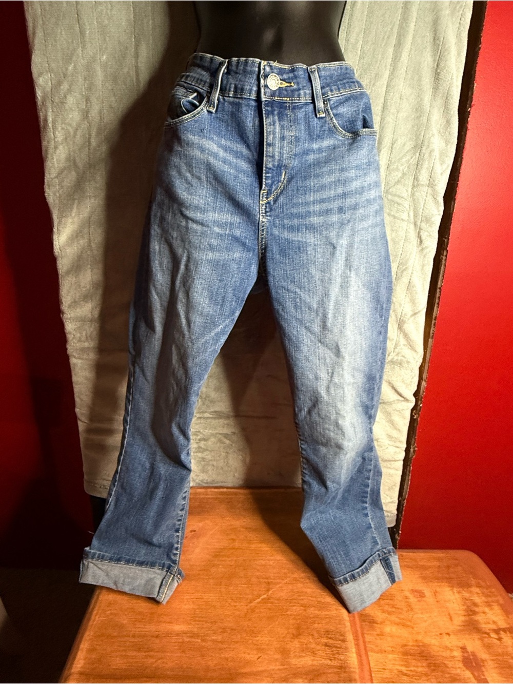 Levi’s Classic Blue Jeans - Comfortable Straight Fit with Cuff